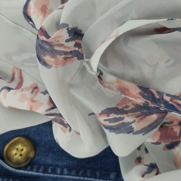 🎉2x Host Pick 🎉Motherhood Maternity Sheer Floral Top - Picture 7 of 7